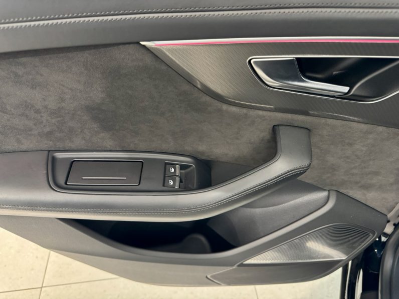 
								AUDI RSQ8 4.0 v8 TFSI 600 ch QUATTRO PACK RS DYNAMIC full									