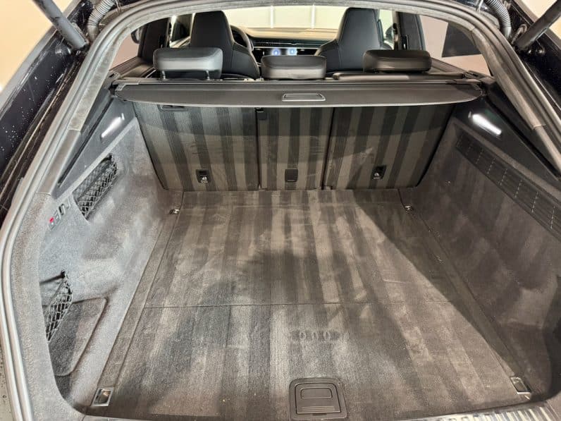 
								AUDI RSQ8 4.0 v8 TFSI 600 ch QUATTRO PACK RS DYNAMIC full									