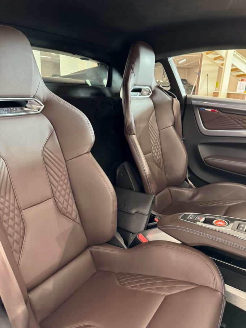 
								ALPINE A110 II 1.8 252 LEGENDE full									