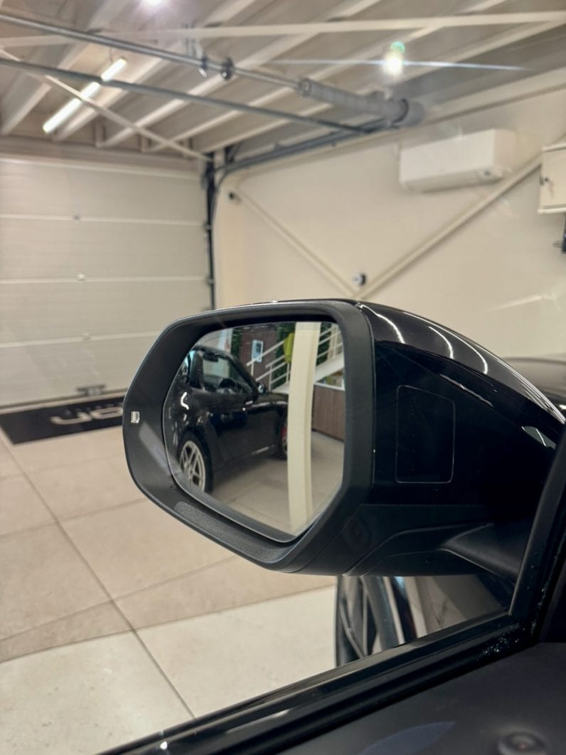 
								AUDI RSQ8 4.0 v8 TFSI 600 ch QUATTRO PACK RS DYNAMIC full									