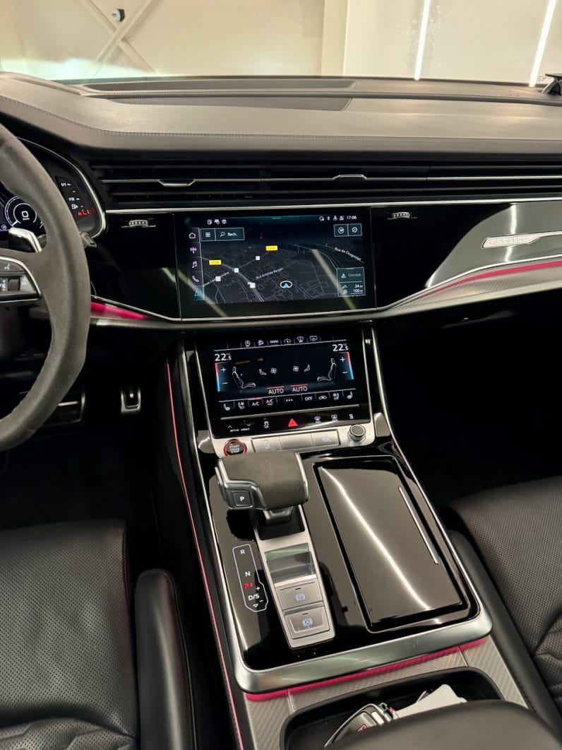 
								AUDI RSQ8 4.0 v8 TFSI 600 ch QUATTRO PACK RS DYNAMIC full									