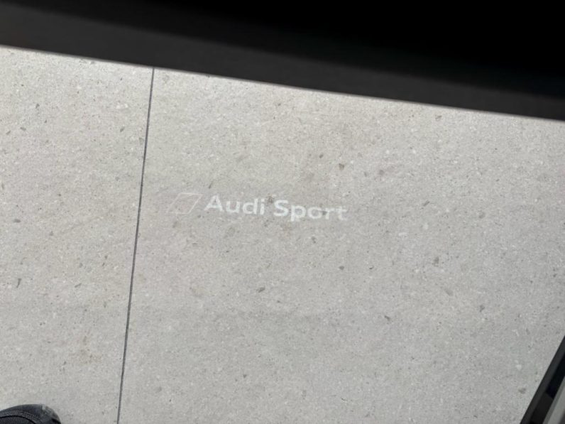 
								AUDI TT III RS phase 2 full									