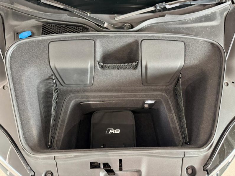 
								AUDI R8 II phase 2 full									