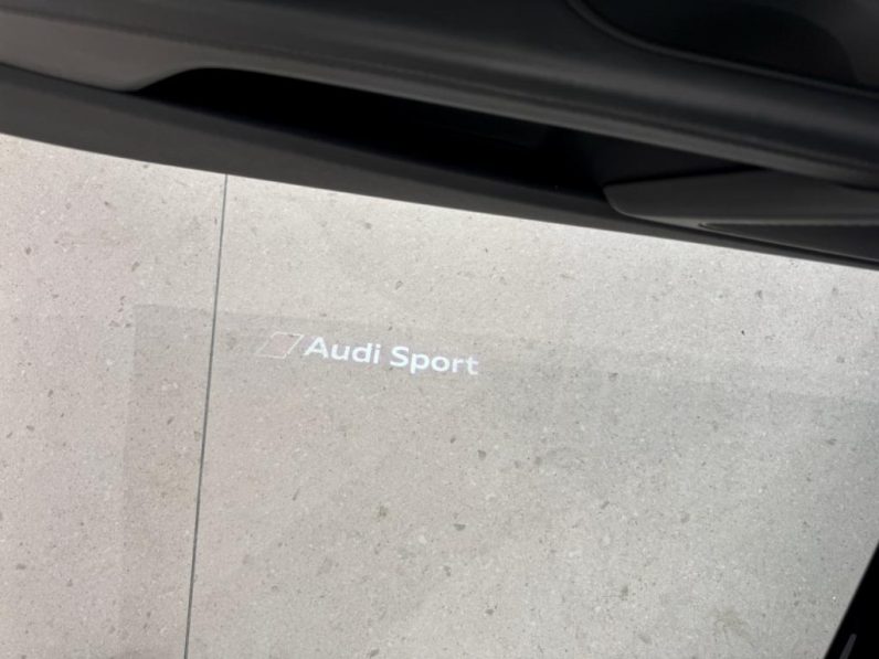 
								AUDI R8 II phase 2 full									