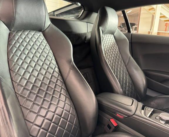 
								AUDI R8 II phase 2 full									