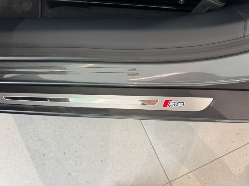 
								AUDI R8 II 5.2 V10 PLUS FSI 610 QUATTRO S TRONIC full									