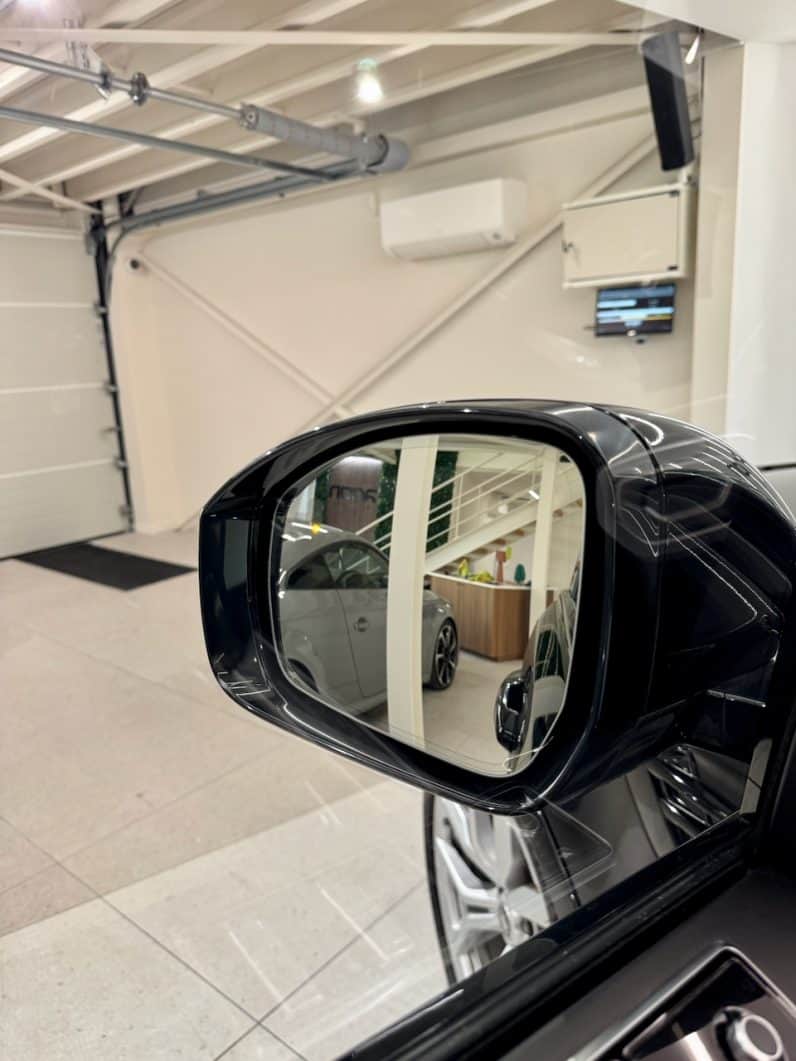 
								LAND ROVER RANGE ROVER SPORT II phase 2 SVR 5.0 V8 575 CH full									