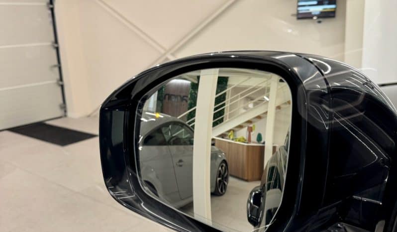 
								LAND ROVER RANGE ROVER SPORT II phase 2 SVR 5.0 V8 575 CH full									