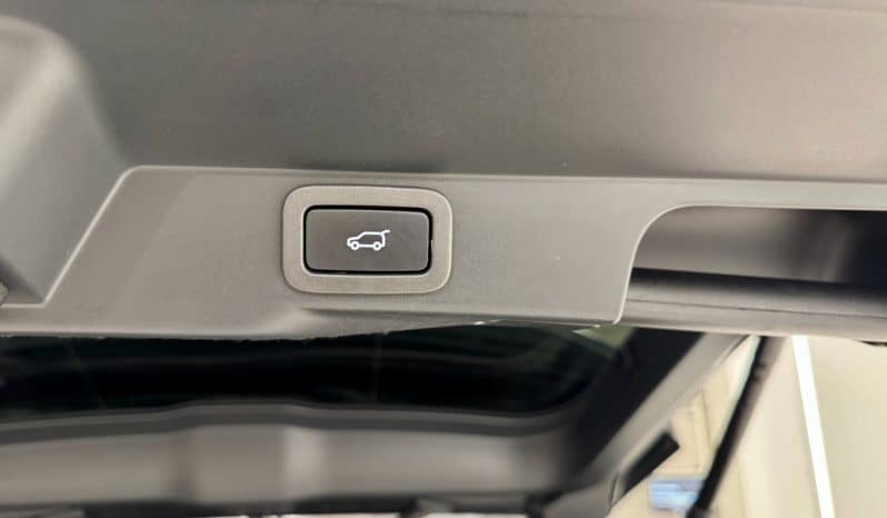 
								LAND ROVER RANGE ROVER SPORT II phase 2 SVR 5.0 V8 575 CH full									