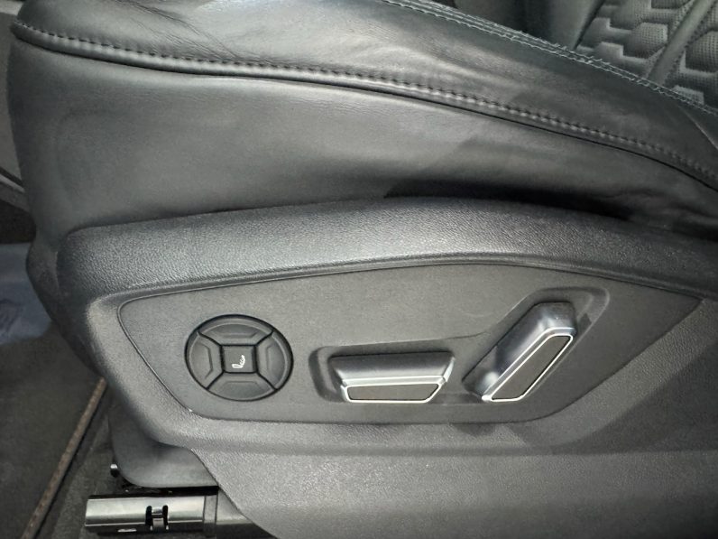 
								AUDI RSQ8 4.0 v8 TFSI 600 ch QUATTRO PACK RS DYNAMIC full									