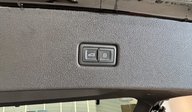 
								AUDI RSQ8 4.0 v8 TFSI 600 ch QUATTRO PACK RS DYNAMIC full									