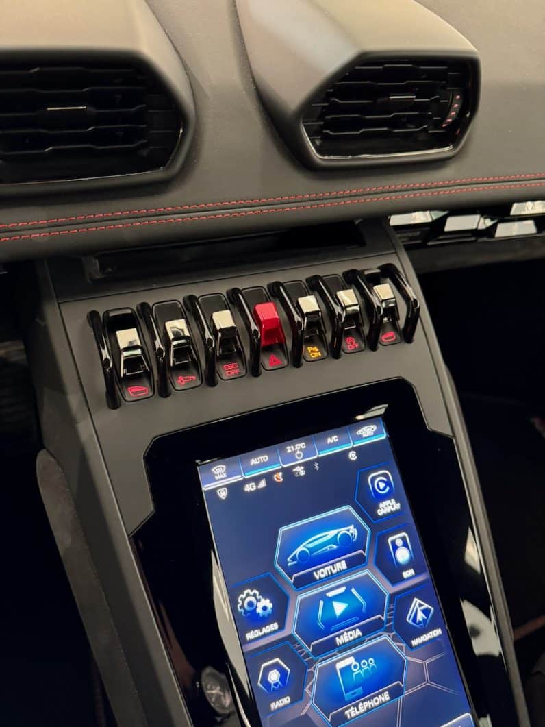 
								LAMBORGHINI HURACAN 5.2 V10 LP 640-4 EVO full									