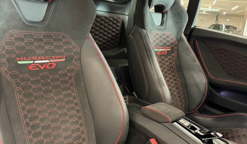 
								LAMBORGHINI HURACAN 5.2 V10 LP 640-4 EVO full									