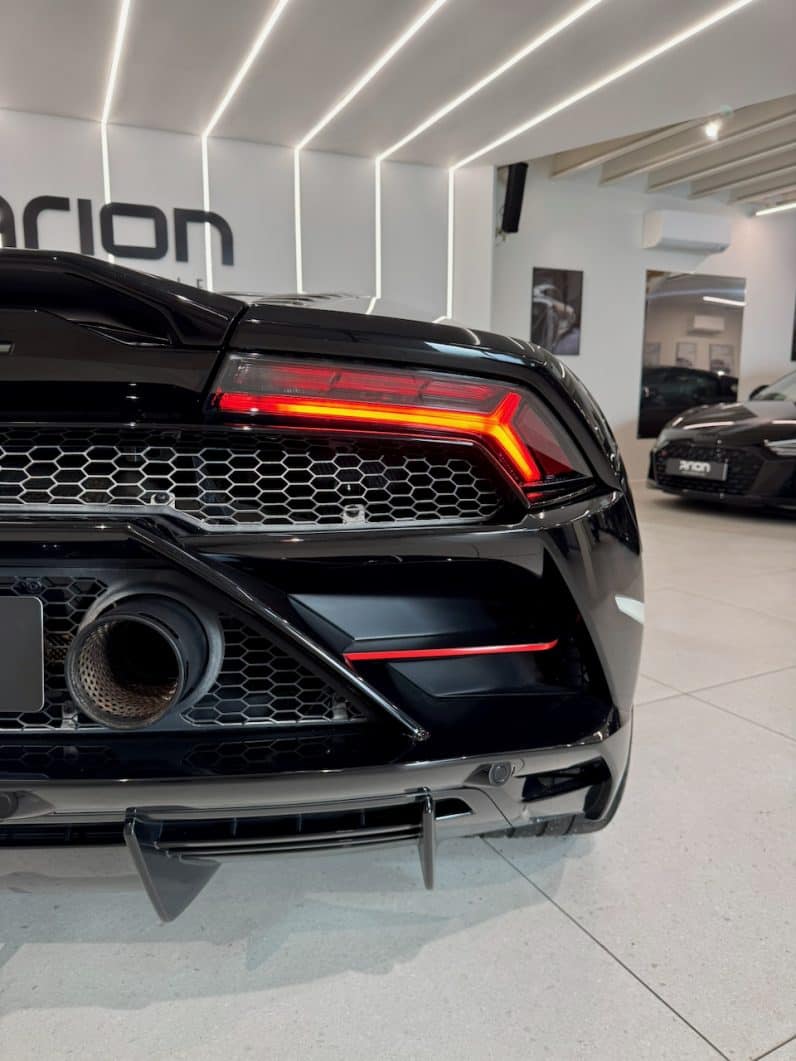 
								LAMBORGHINI HURACAN 5.2 V10 LP 640-4 EVO full									