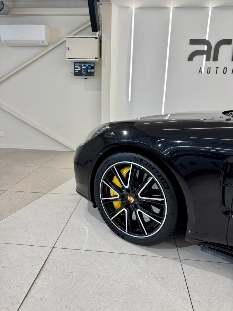 
								PORSCHE PANAMERA SPORT TURISMO TURBO S E-HYBRID 4.0 V8 PDK8 700 CH full									