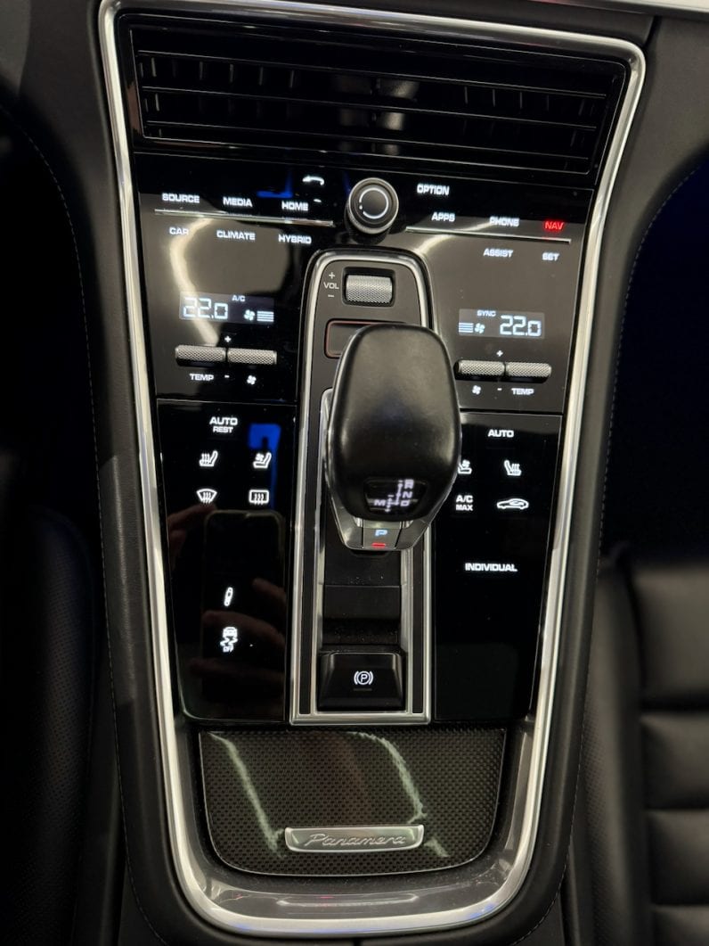 
								PORSCHE PANAMERA SPORT TURISMO TURBO S E-HYBRID 4.0 V8 PDK8 700 CH full									