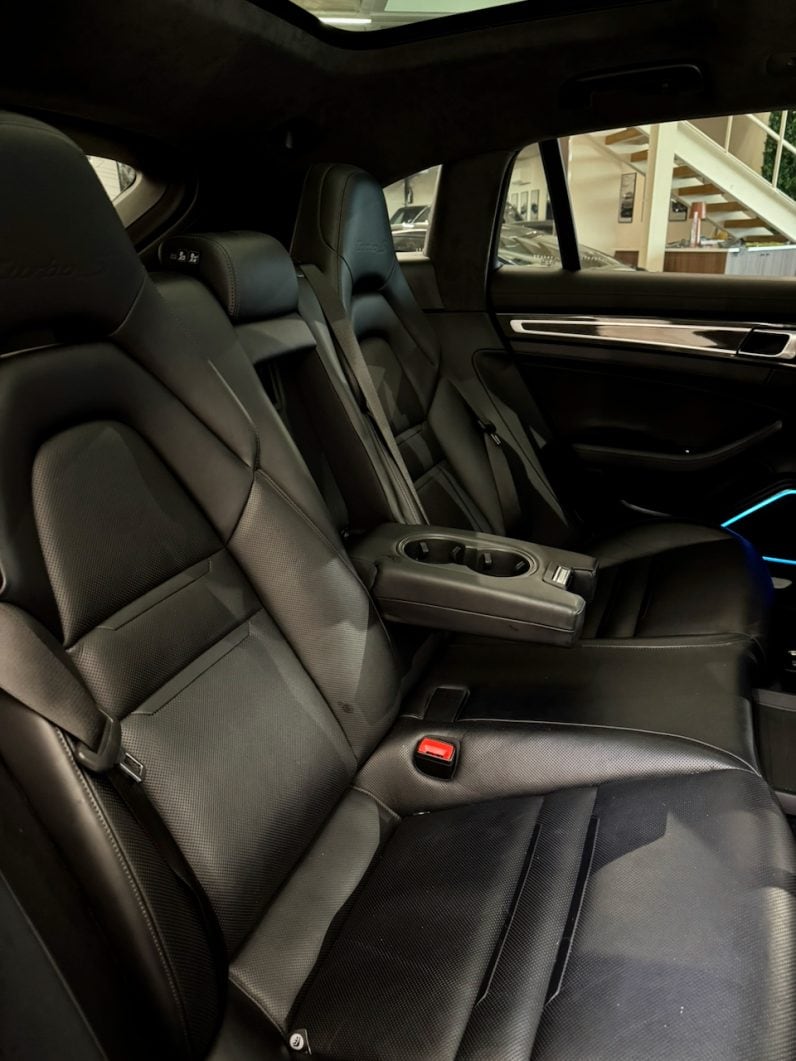 
								PORSCHE PANAMERA SPORT TURISMO TURBO S E-HYBRID 4.0 V8 PDK8 700 CH full									