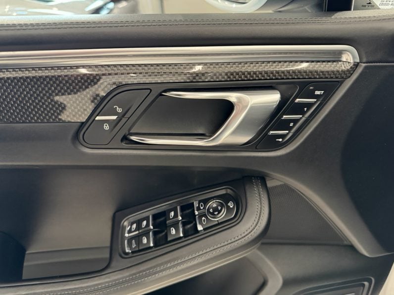 
								PORSCHE MACAN TURBO 3.6 V6 PDK 400 CH full									