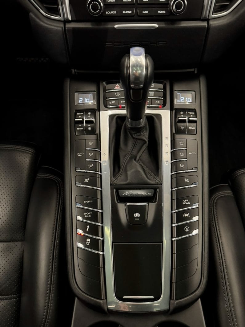 
								PORSCHE MACAN TURBO 3.6 V6 PDK 400 CH full									