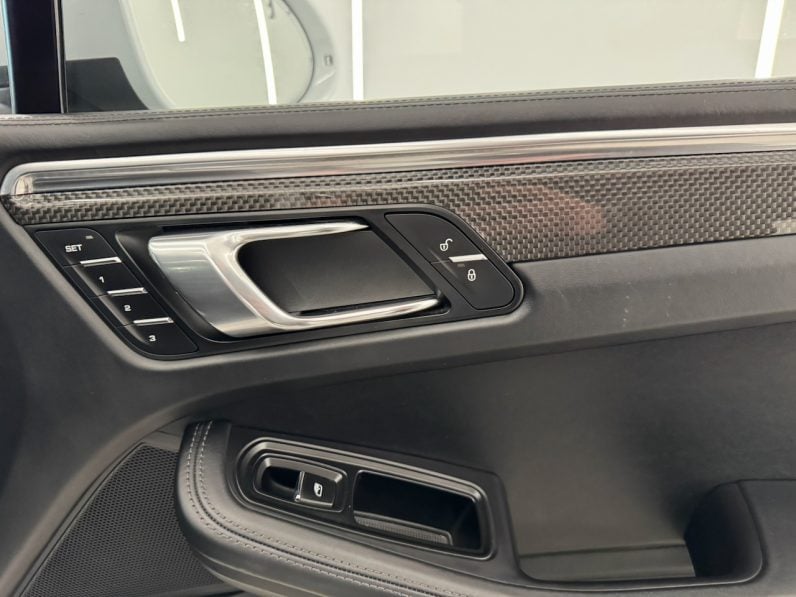 
								PORSCHE MACAN TURBO 3.6 V6 PDK 400 CH full									