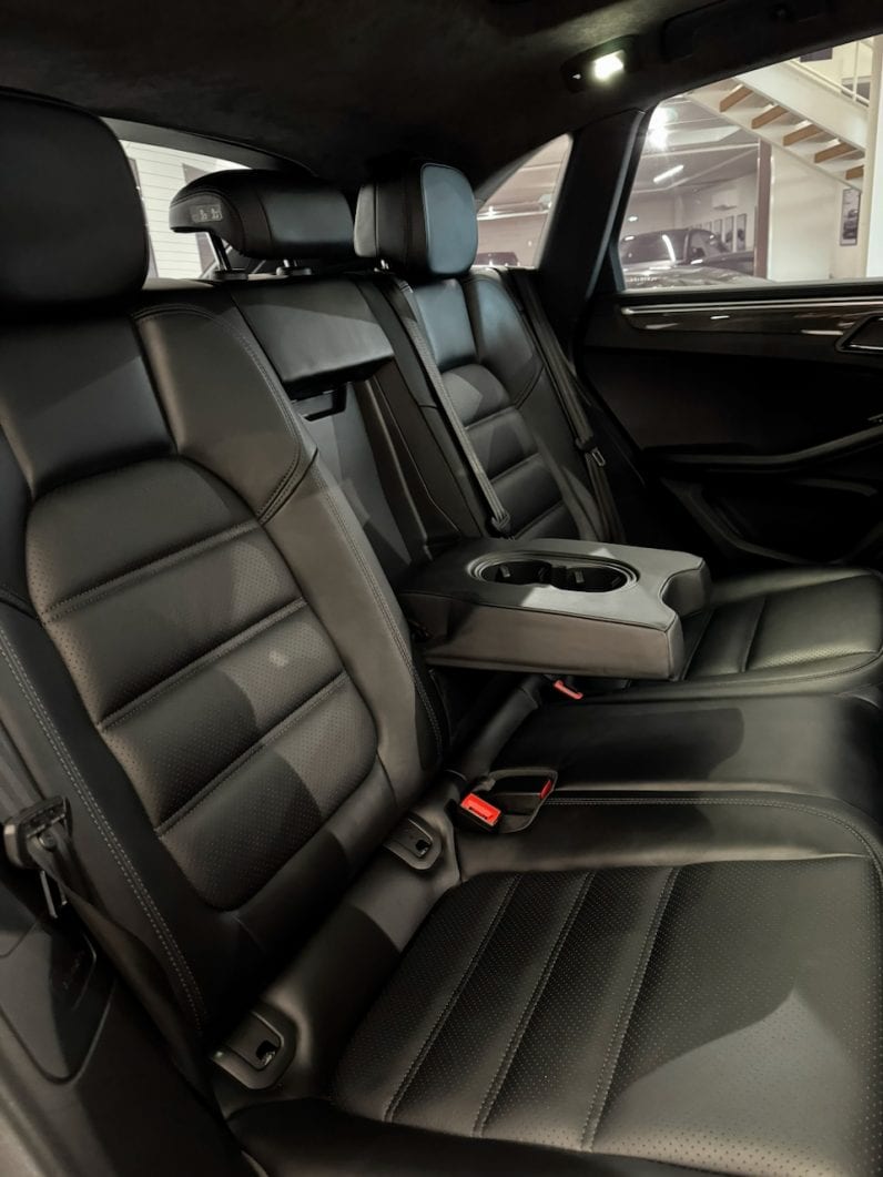 
								PORSCHE MACAN TURBO 3.6 V6 PDK 400 CH full									