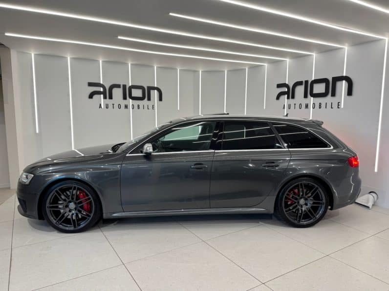 
								AUDI RS4 Quattro (B8) Avant 4.2 TFSi V8 S-Tronic 450 cv full									