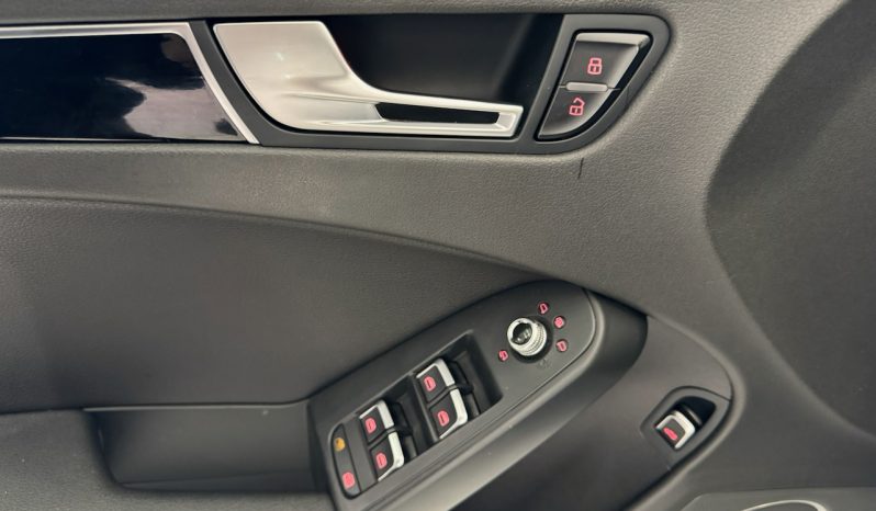 
								AUDI RS4 Quattro (B8) Avant 4.2 TFSi V8 S-Tronic 450 cv full									