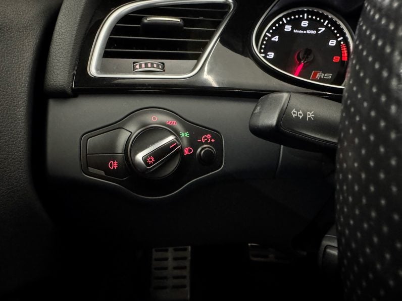 
								AUDI RS4 Quattro (B8) Avant 4.2 TFSi V8 S-Tronic 450 cv full									