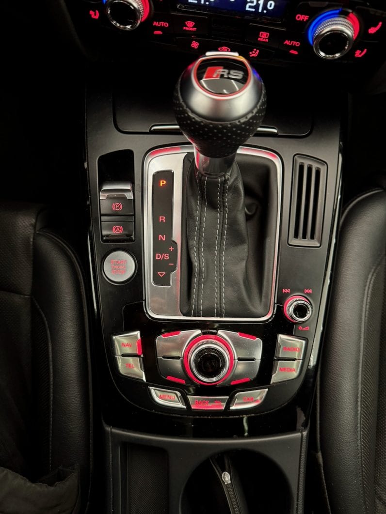 
								AUDI RS4 Quattro (B8) Avant 4.2 TFSi V8 S-Tronic 450 cv full									