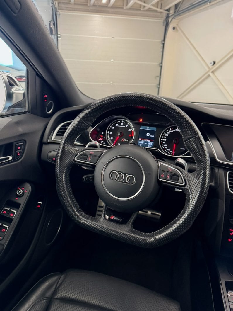 
								AUDI RS4 Quattro (B8) Avant 4.2 TFSi V8 S-Tronic 450 cv full									