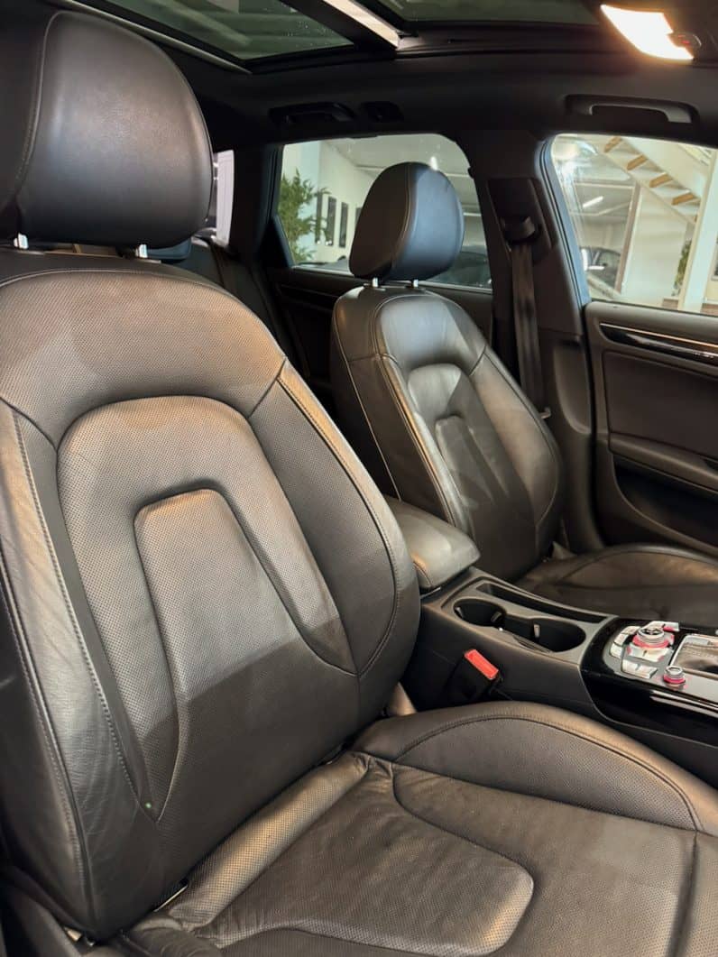 
								AUDI RS4 Quattro (B8) Avant 4.2 TFSi V8 S-Tronic 450 cv full									