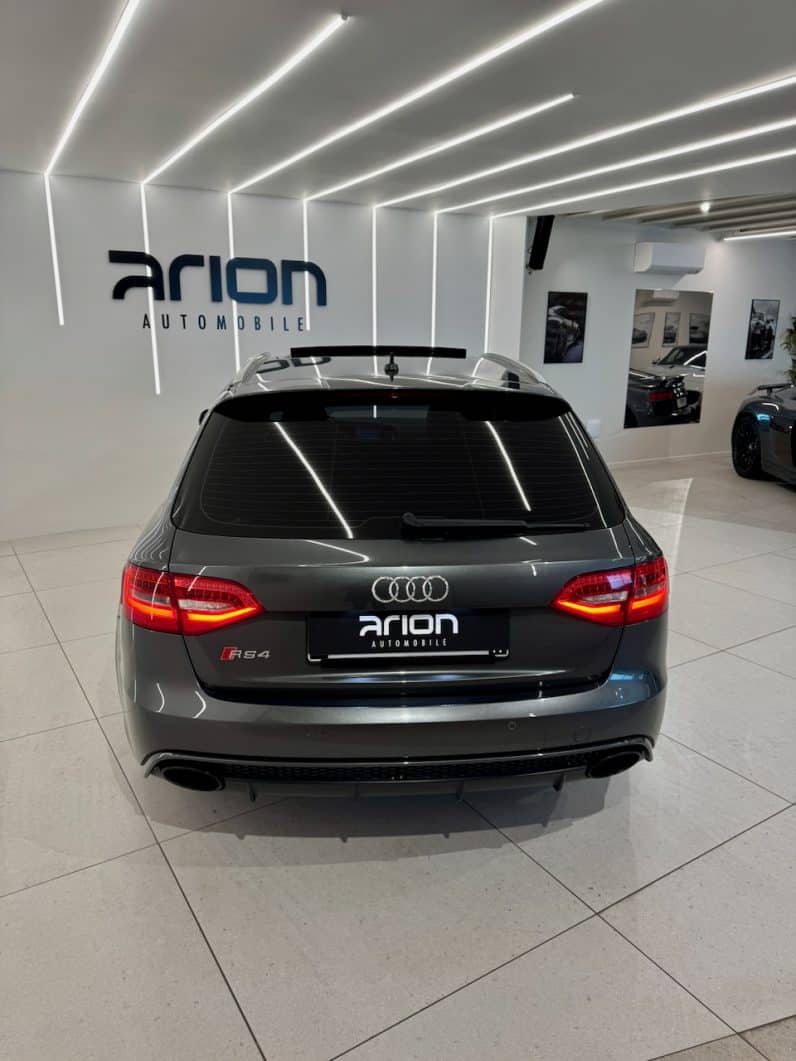 
								AUDI RS4 Quattro (B8) Avant 4.2 TFSi V8 S-Tronic 450 cv full									