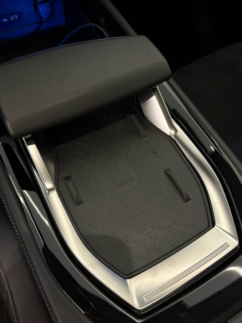 
								RENAULT Rafale Esprit Alpine 1.2 i E-TECH 200 CH Hybrid full									