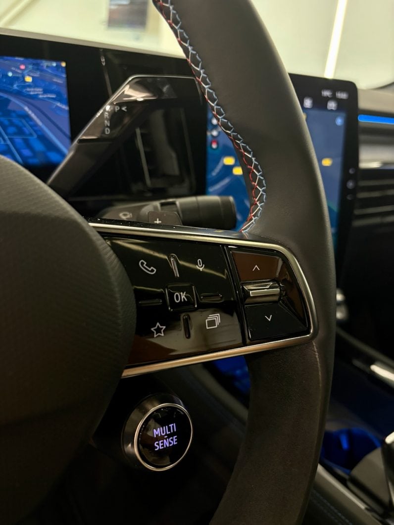 
								RENAULT Rafale Esprit Alpine 1.2 i E-TECH 200 CH Hybrid full									