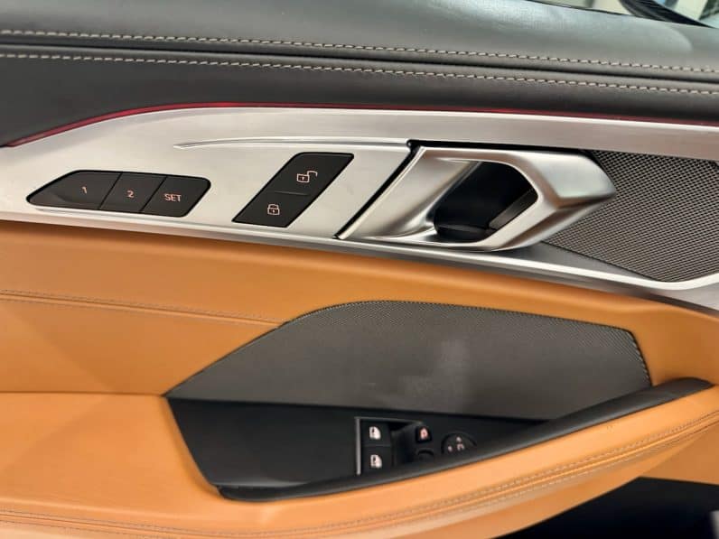 
								BMW Série 8 G15 Coupé M850i xDrive 4.4 i V8 530 cv Carbon Core full									