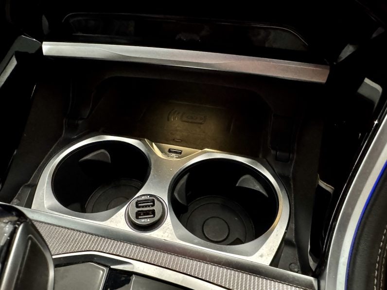 
								BMW Série 8 G15 Coupé M850i xDrive 4.4 i V8 530 cv Carbon Core full									