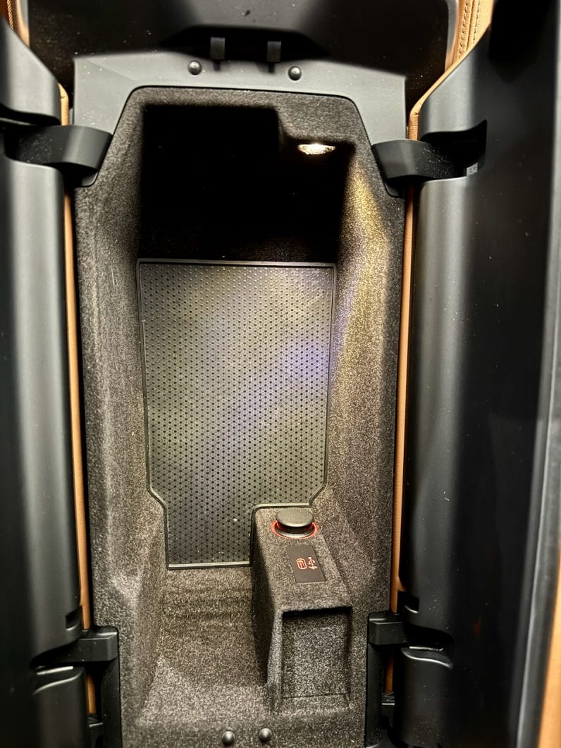 
								BMW Série 8 G15 Coupé M850i xDrive 4.4 i V8 530 cv Carbon Core full									