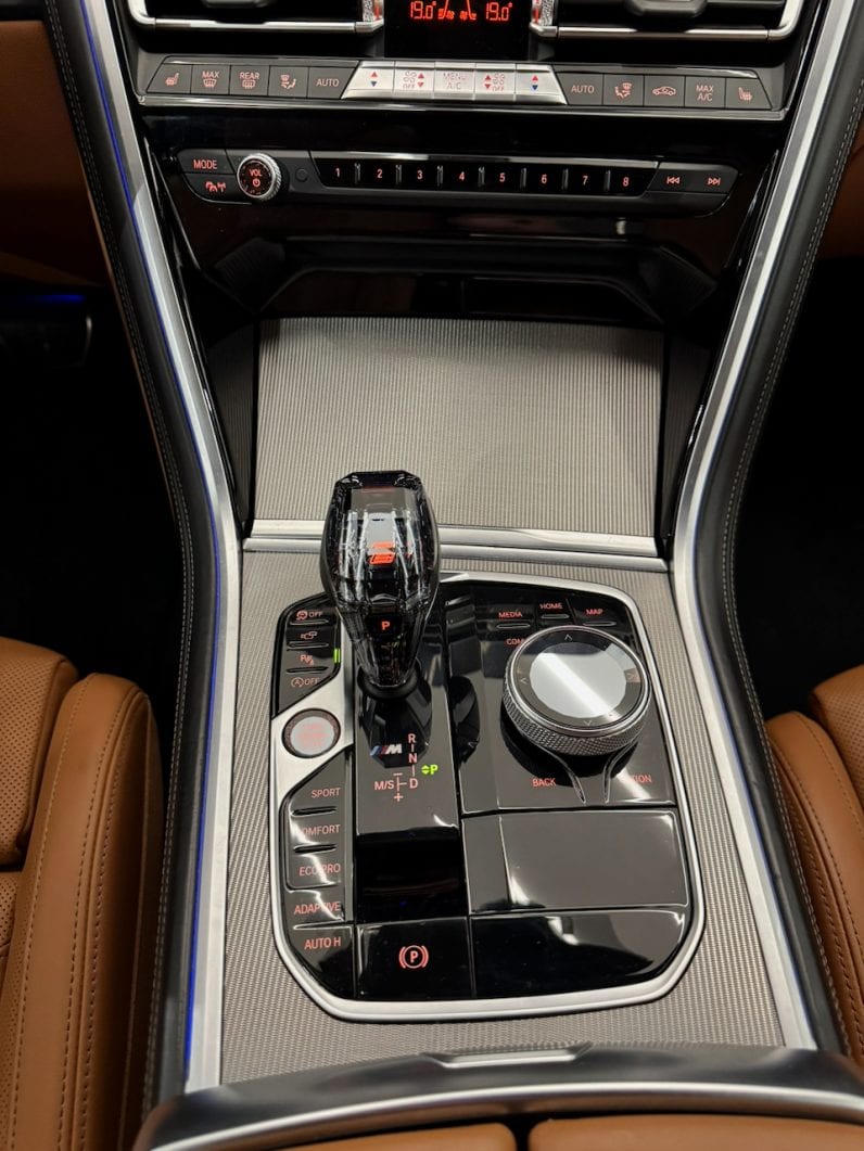 
								BMW Série 8 G15 Coupé M850i xDrive 4.4 i V8 530 cv Carbon Core full									