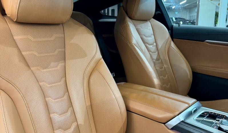 
								BMW Série 8 G15 Coupé M850i xDrive 4.4 i V8 530 cv Carbon Core full									