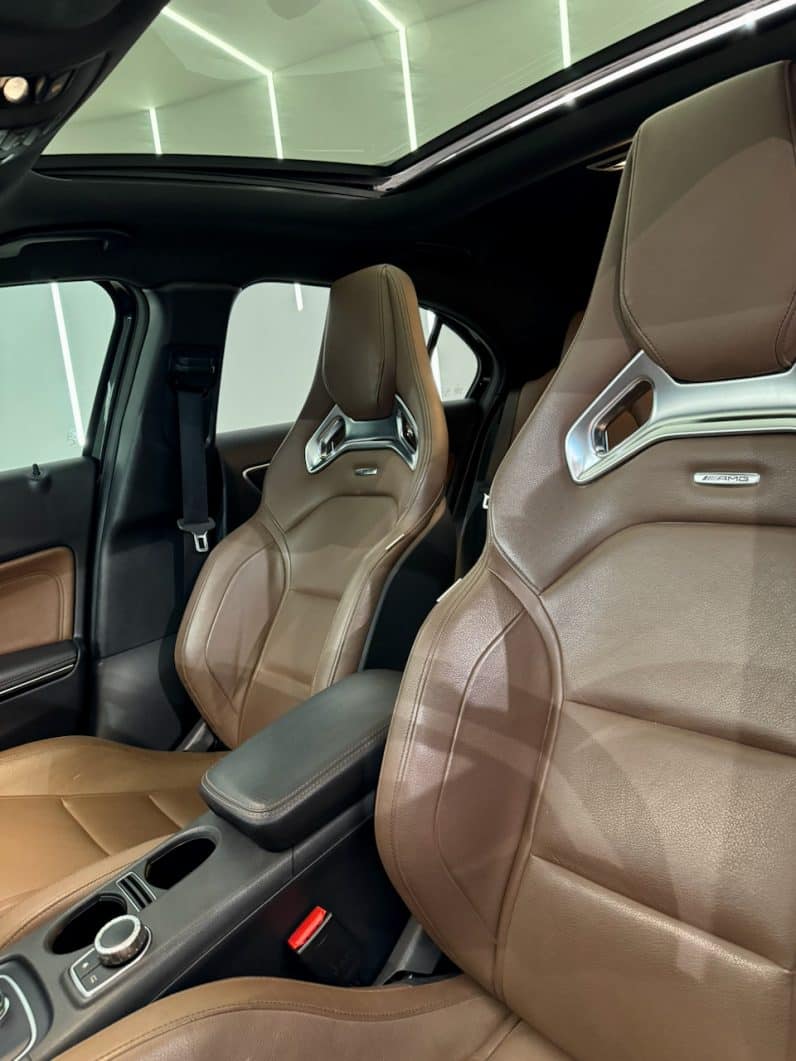 
								MERCEDES-BENZ Classe A 45 AMG Phase 2 2.0 4MATIC 7G-DCT 381 cv full									