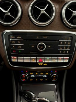 
										MERCEDES-BENZ Classe A 45 AMG Phase 2 2.0 4MATIC 7G-DCT 381 cv full									