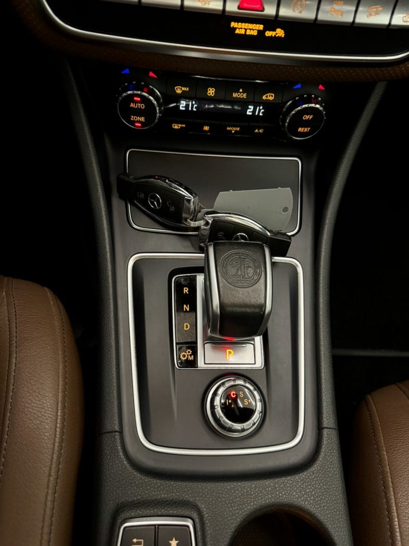 
								MERCEDES-BENZ Classe A 45 AMG Phase 2 2.0 4MATIC 7G-DCT 381 cv full									