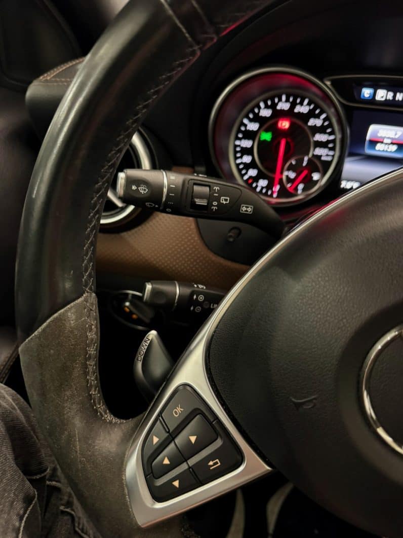 
								MERCEDES-BENZ Classe A 45 AMG Phase 2 2.0 4MATIC 7G-DCT 381 cv full									