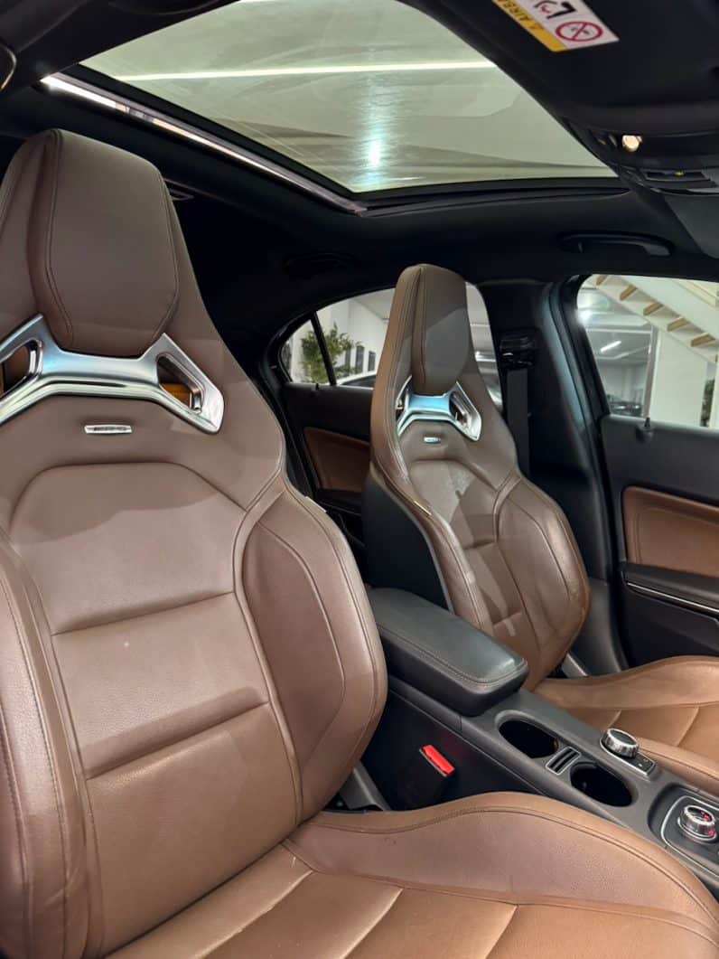 
								MERCEDES-BENZ Classe A 45 AMG Phase 2 2.0 4MATIC 7G-DCT 381 cv full									