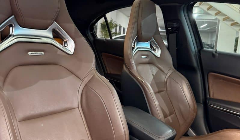 
								MERCEDES-BENZ Classe A 45 AMG Phase 2 2.0 4MATIC 7G-DCT 381 cv full									