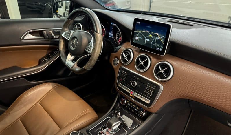 
								MERCEDES-BENZ Classe A 45 AMG Phase 2 2.0 4MATIC 7G-DCT 381 cv full									