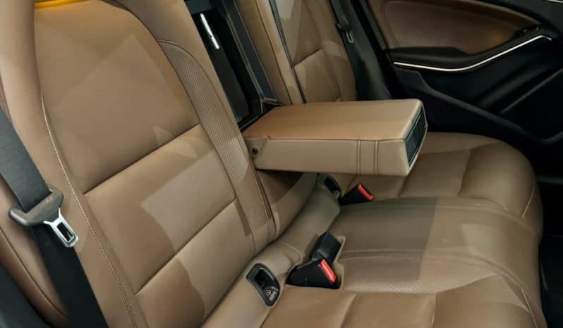 
								MERCEDES-BENZ Classe A 45 AMG Phase 2 2.0 4MATIC 7G-DCT 381 cv full									