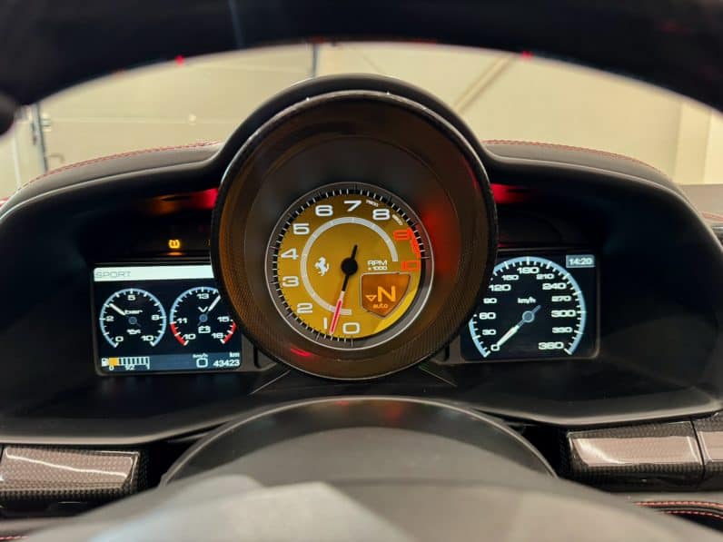 
								FERRARI 458 ITALIA SPIDER 4.5 V8 570 cv full									