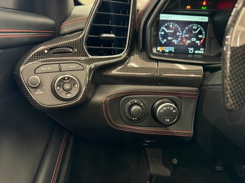 
								FERRARI 458 ITALIA SPIDER 4.5 V8 570 cv full									