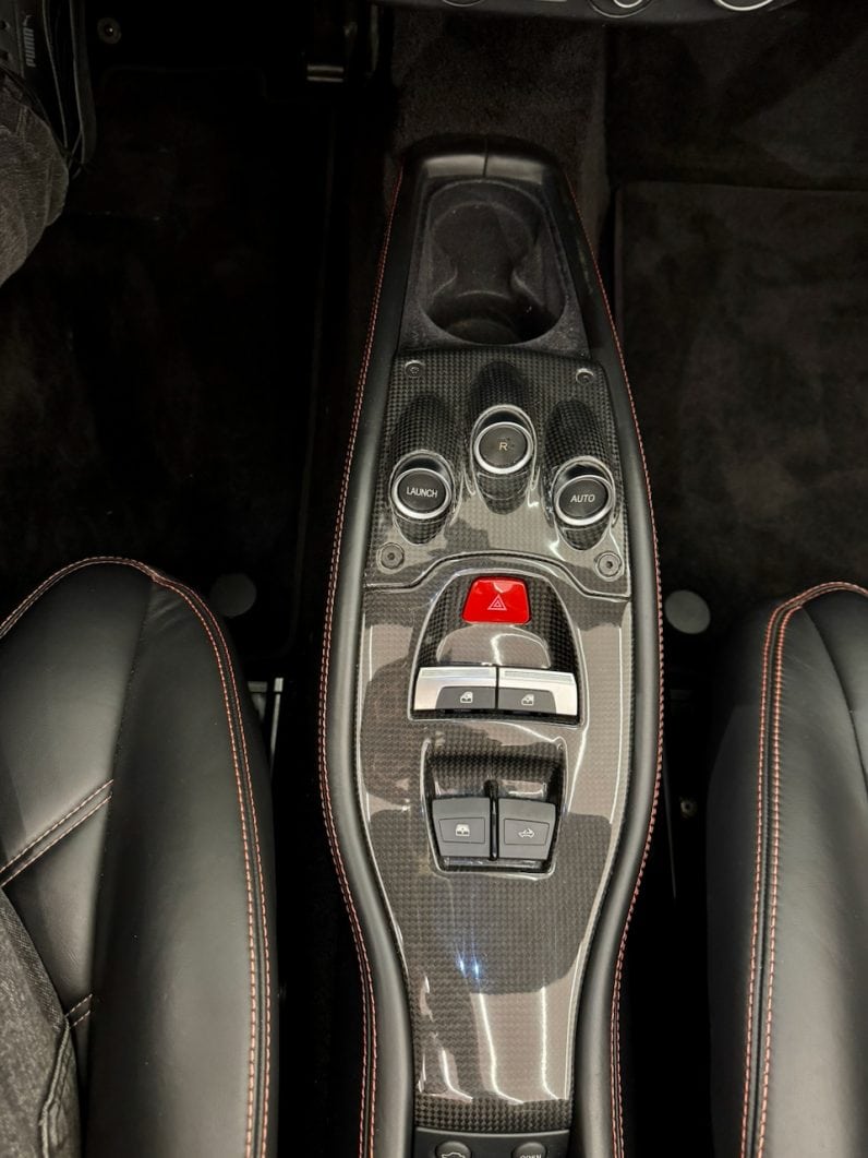 
								FERRARI 458 ITALIA SPIDER 4.5 V8 570 cv full									